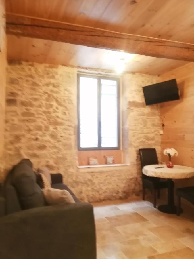 Studio Au Centre Ville De Carcassonne Bagian luar foto