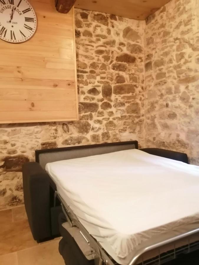 Studio Au Centre Ville De Carcassonne Bagian luar foto